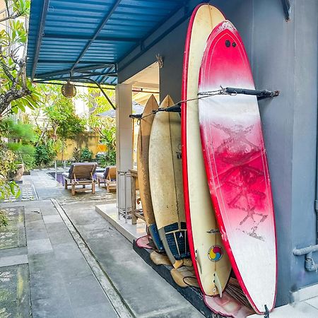 Sanata Yoga Guesthouse Canggu Buitenkant foto