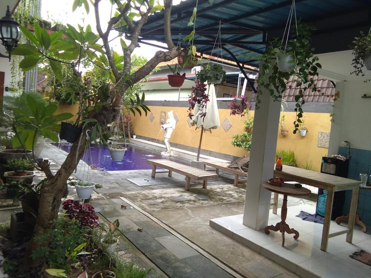 Sanata Yoga Guesthouse Canggu Buitenkant foto