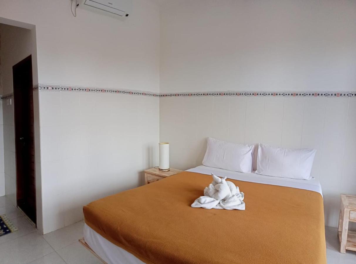 Sanata Yoga Guesthouse Canggu Buitenkant foto