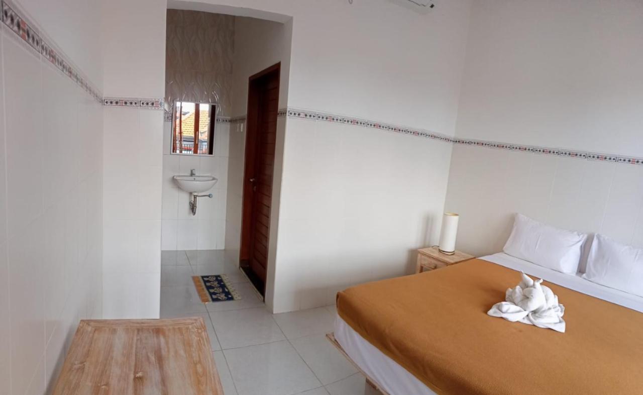 Sanata Yoga Guesthouse Canggu Buitenkant foto