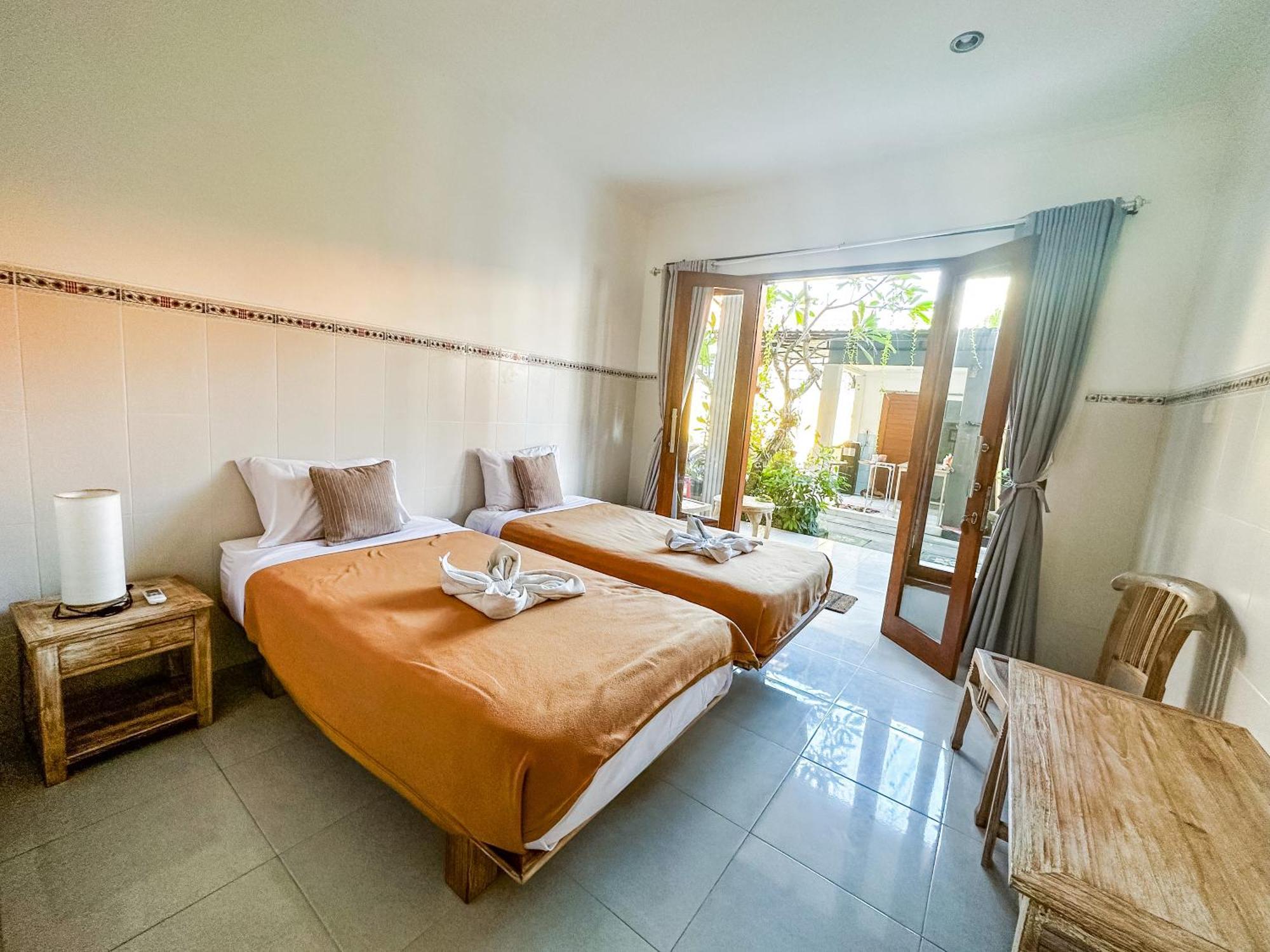 Sanata Yoga Guesthouse Canggu Buitenkant foto