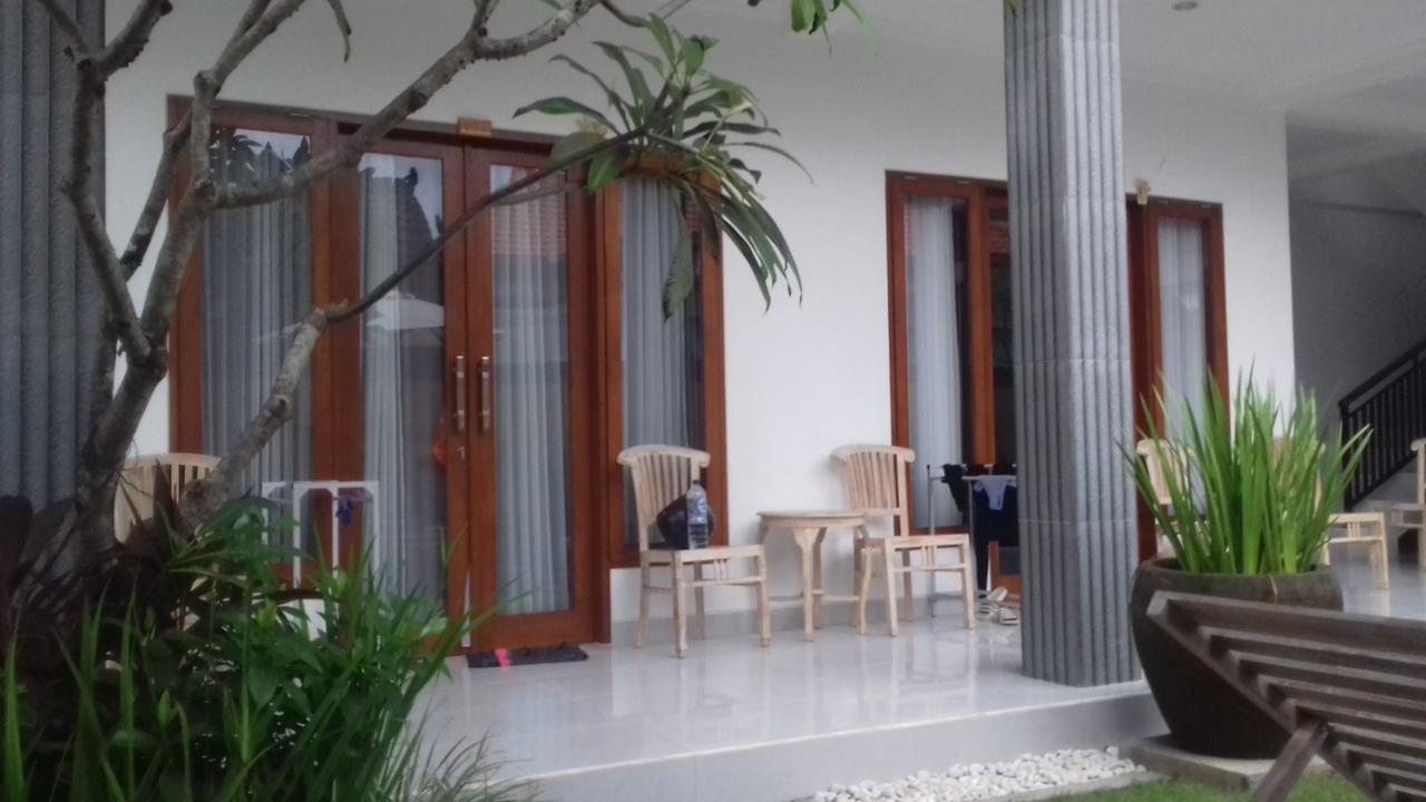 Sanata Yoga Guesthouse Canggu Buitenkant foto