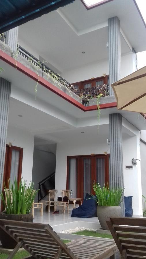 Sanata Yoga Guesthouse Canggu Buitenkant foto