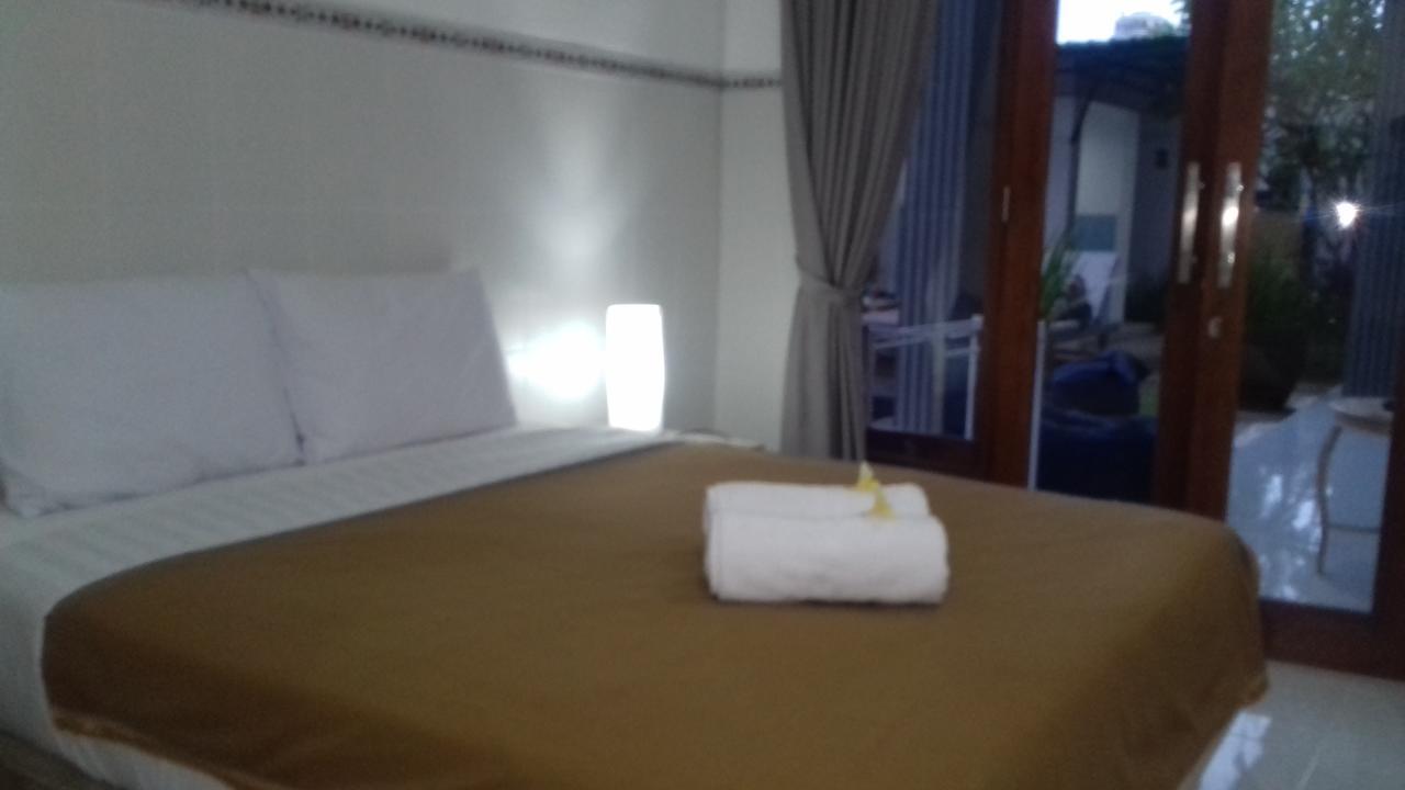 Sanata Yoga Guesthouse Canggu Buitenkant foto
